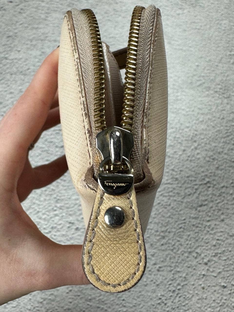Salvatore Ferragamo Vintage Salvatore Ferragamo Leather Beige Wallet Old Money Size ONE SIZE - 18 Thumbnail