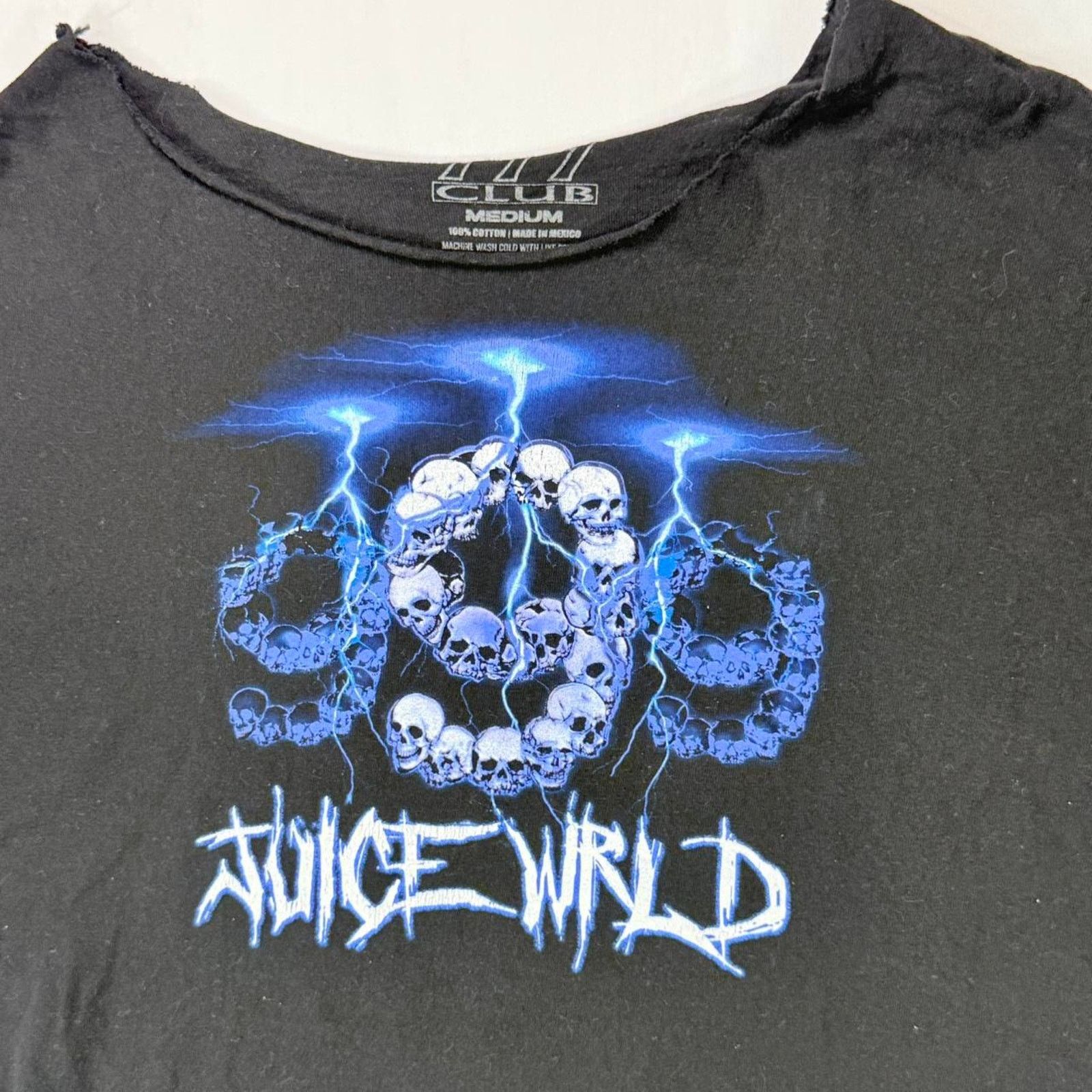 Comfort Colors Juice Wrld 999 black and blue graphic tee cropped neckline Size US M / EU 48-50 / 2 - 2 Thumbnail