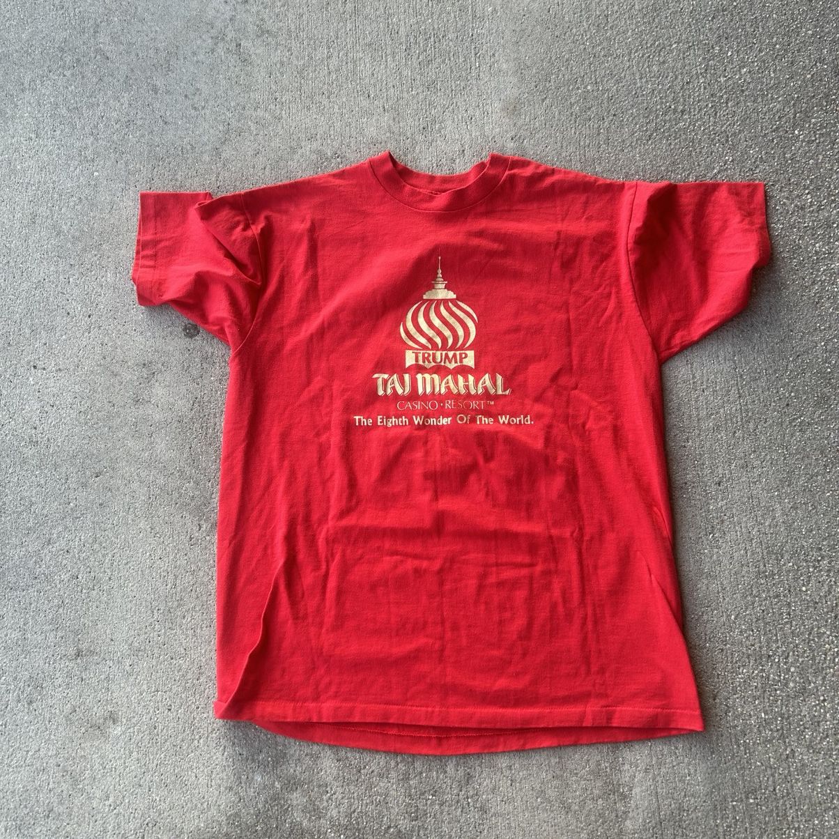 Hanes × Vintage 1980s Trump Taj Mahal Casino t shirt Size US XL / EU 56 / 4 - 1 Thumbnail