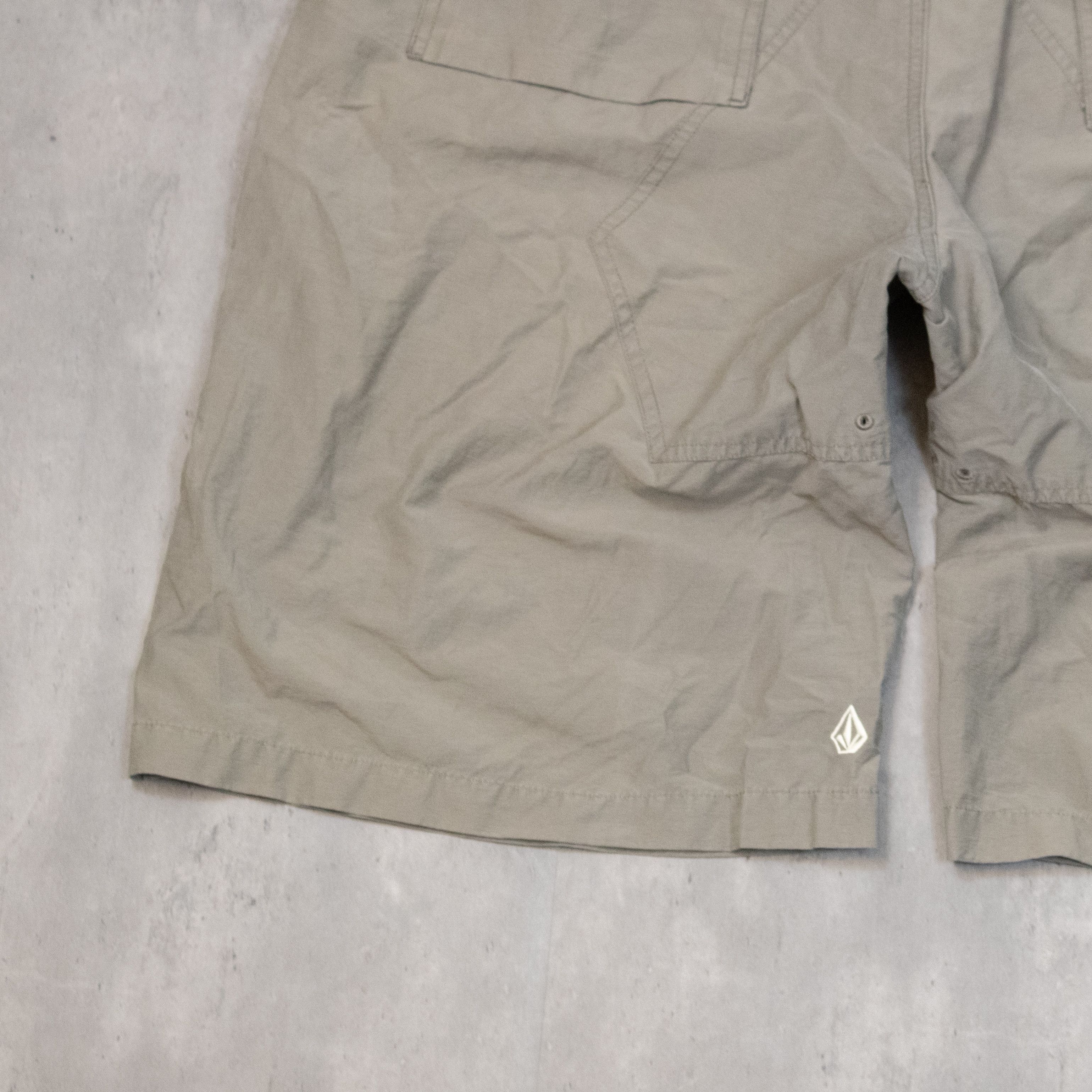 Volcom Y2K Volcom Baggy Cargo Olive Grey Baggy Relax Shorts Size US 36 / EU 52 - 9 Thumbnail