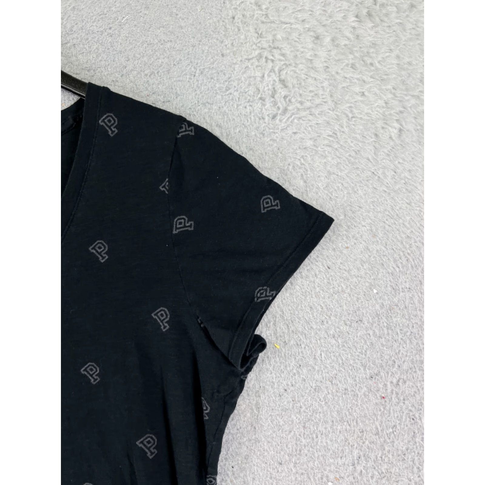 Victoria's Secret Victoria's Secret Shirt Womens Medium Black Short Sleeve V-Neck All Over Print Shirt Size M / US 6-8 / IT 42-44 - 2 Thumbnail
