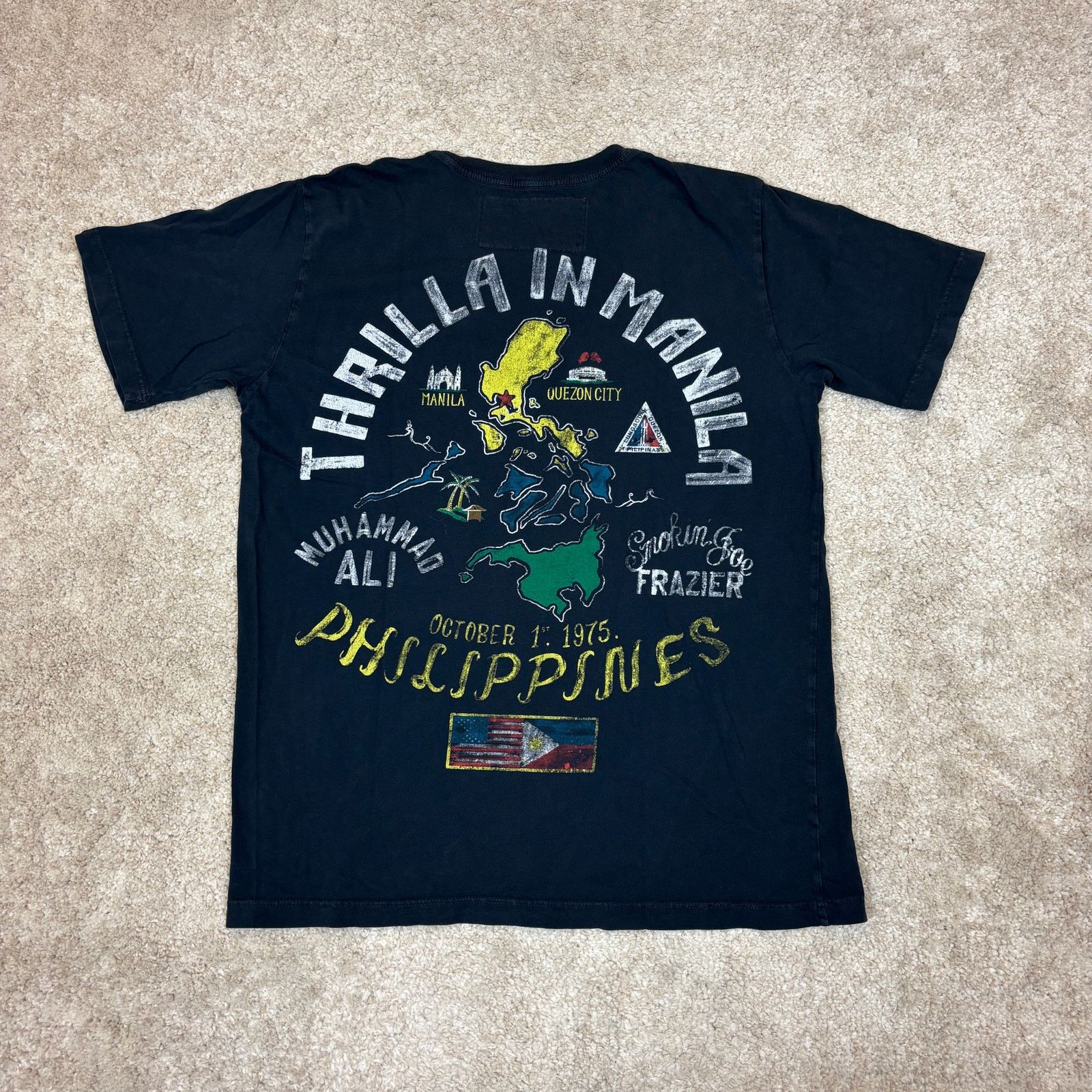 Roots Of Flight Roots of Fight Ali Frazier Thrilla in Manilla Shirt Men's S Size US S / EU 44-46 / 1 - 3 Thumbnail