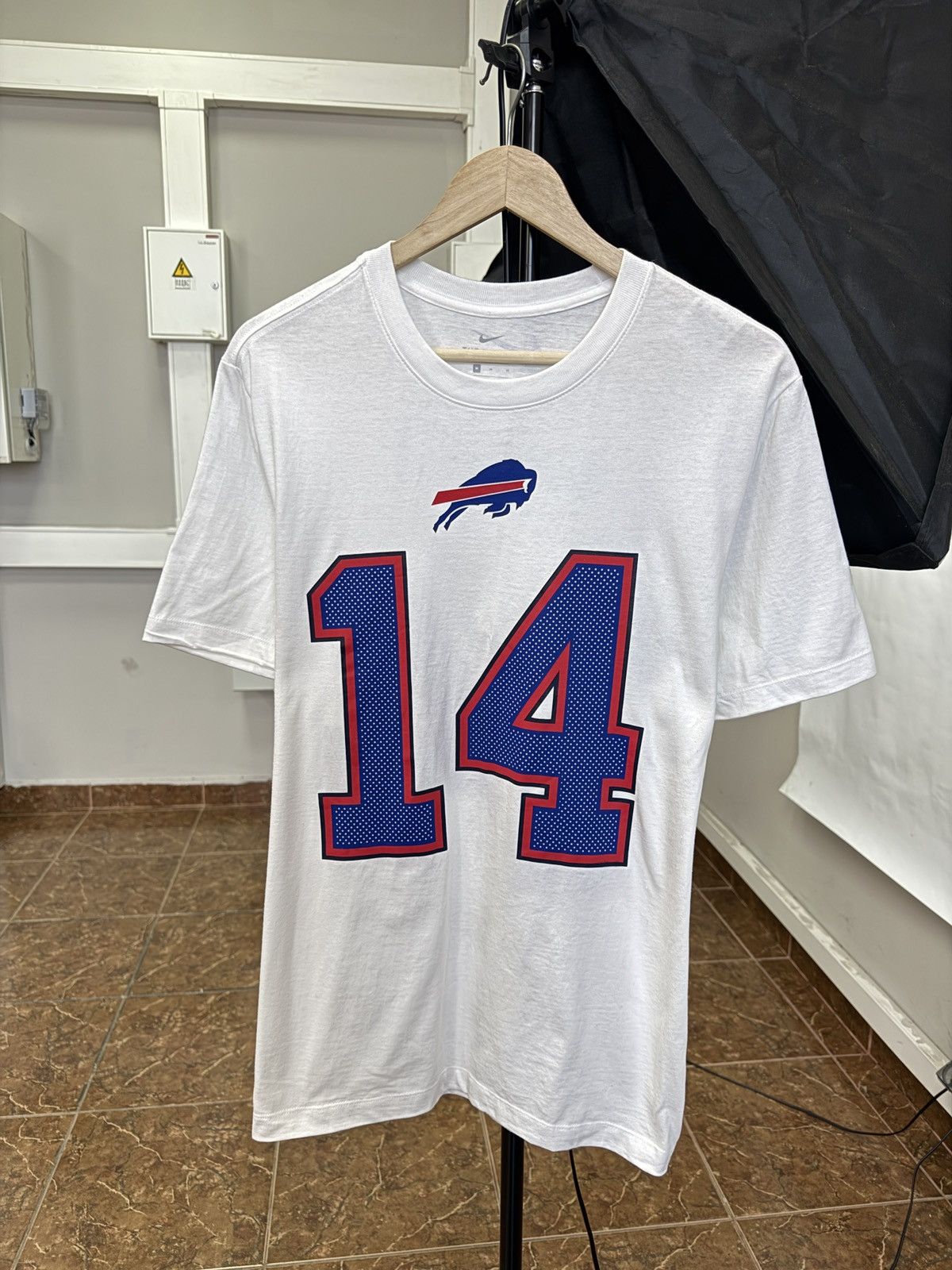Nike 🏈🇺🇸 Nike Stefon Diggs Buffalo Bills #14 NFL Football T-Shirt Size US M / EU 48-50 / 2 - 1 Thumbnail