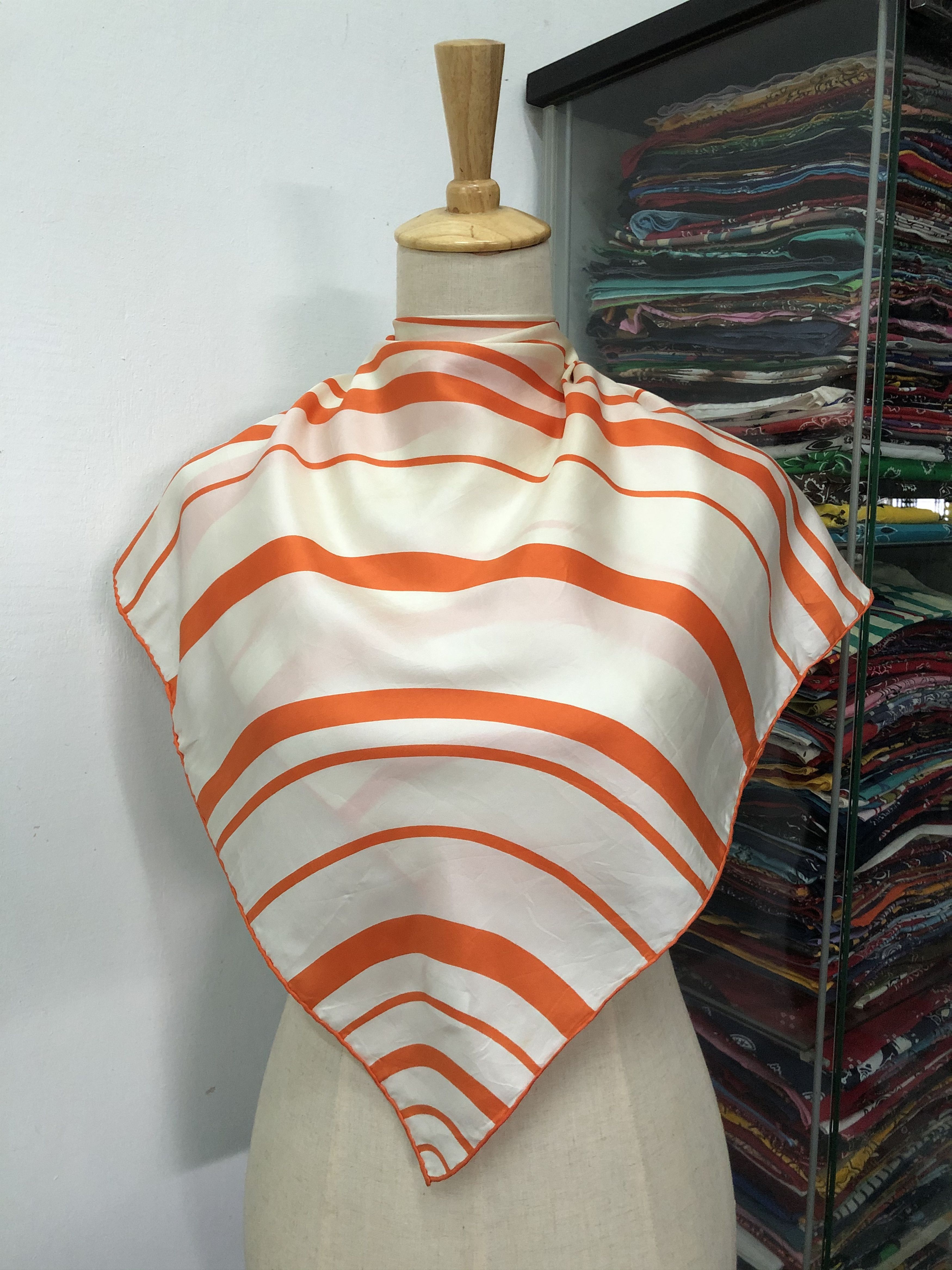 Vintage Vintage Silk Scarf Size ONE SIZE - 1 Thumbnail