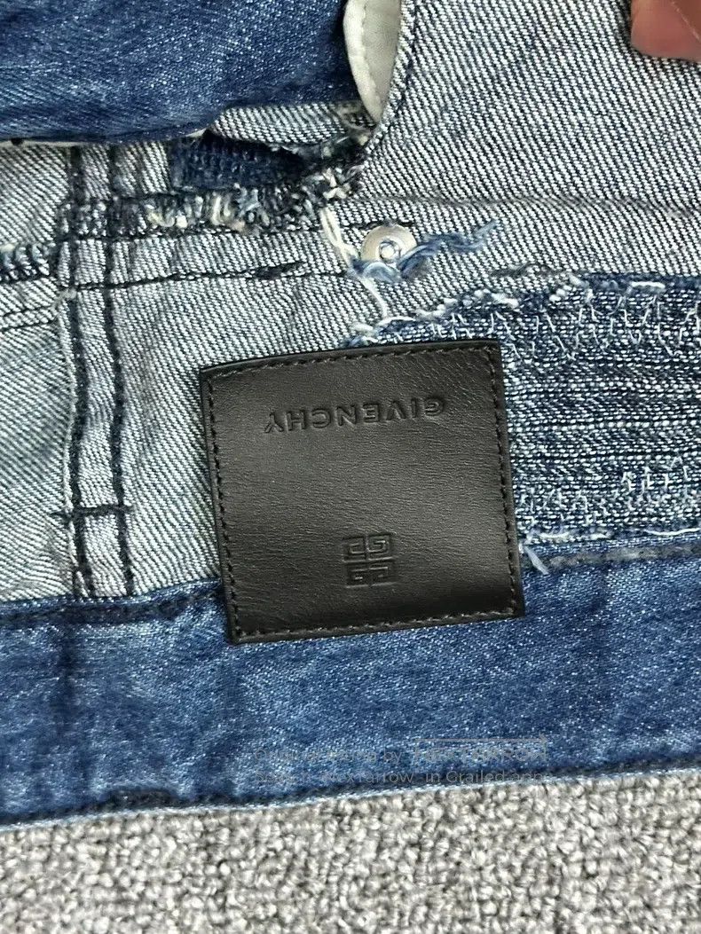 Givenchy Givenchy SizeXL Ripped Slim Fit Denim Jeans for Men - Mid B Size US 29 - 4 Thumbnail