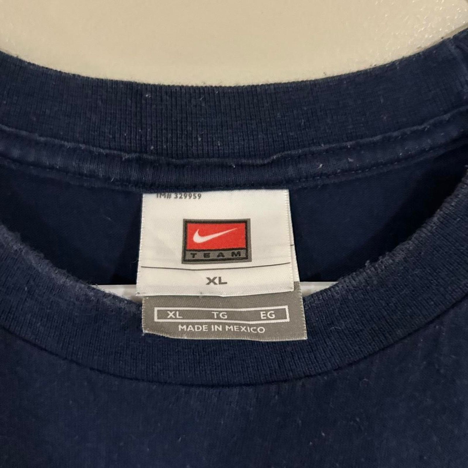 Nike Nike Cleveland Indians Baseball Center Swoosh Shirt Size US XL / EU 56 / 4 - 5 Thumbnail