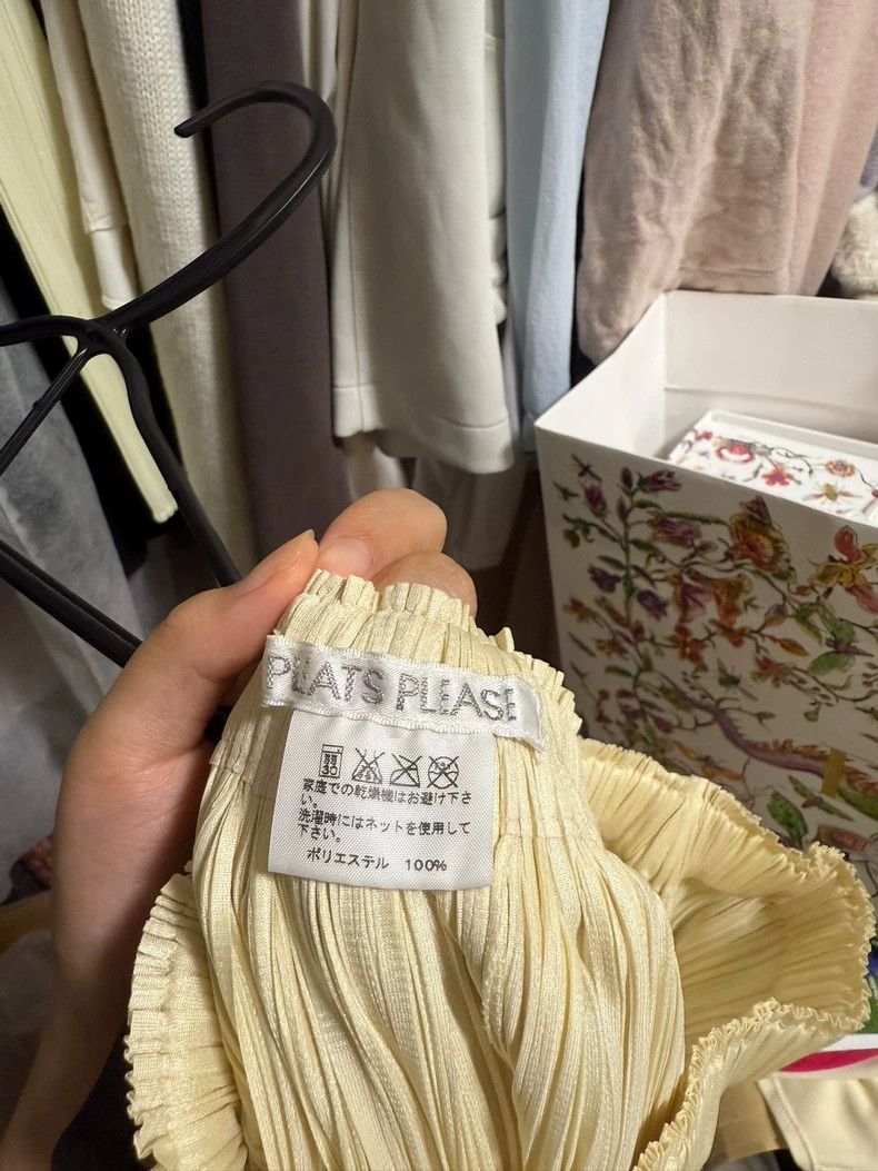 Issey Miyake issey miyake size:4 A light yellow pleated skirt Size 42" / US 20 - 5 Thumbnail