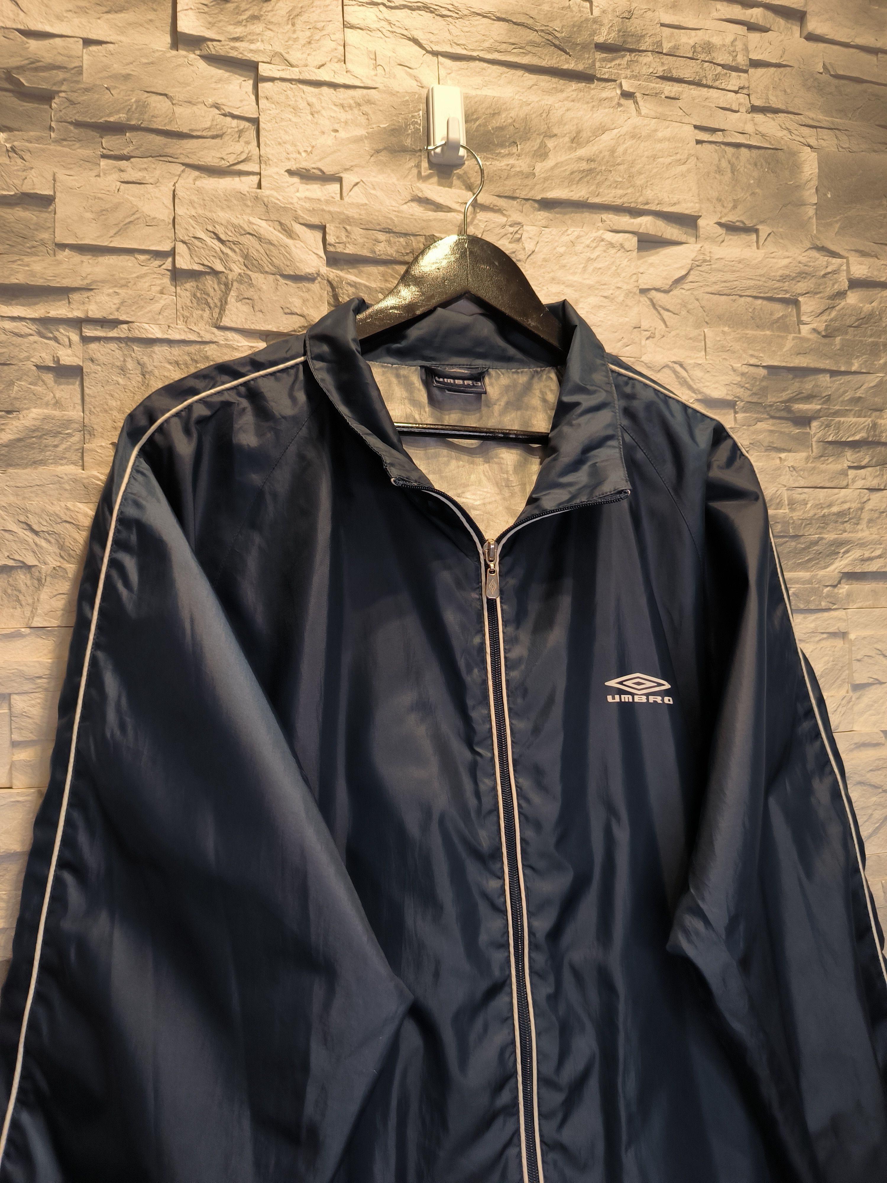 Umbro × Vintage Vintage Umbro Big Logo Jacket Windbreaker 90s Size US L / EU 52-54 / 3 - 2 Thumbnail