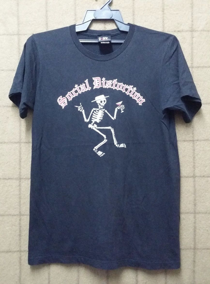 Band Tees Vintage 90s SOCIAL DISTORTION skull dancing t shirt Size US M / EU 48-50 / 2 - 1 Thumbnail