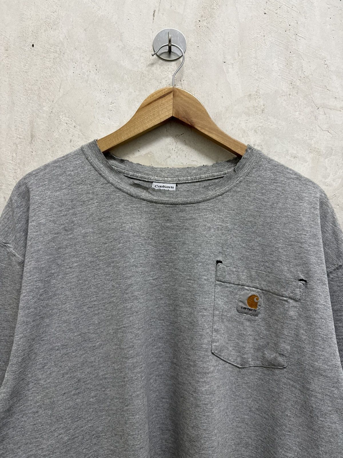 Carhartt 2000s Distressed Carhartt Pocket L/S Tees Size US L / EU 52-54 / 3 - 3 Thumbnail