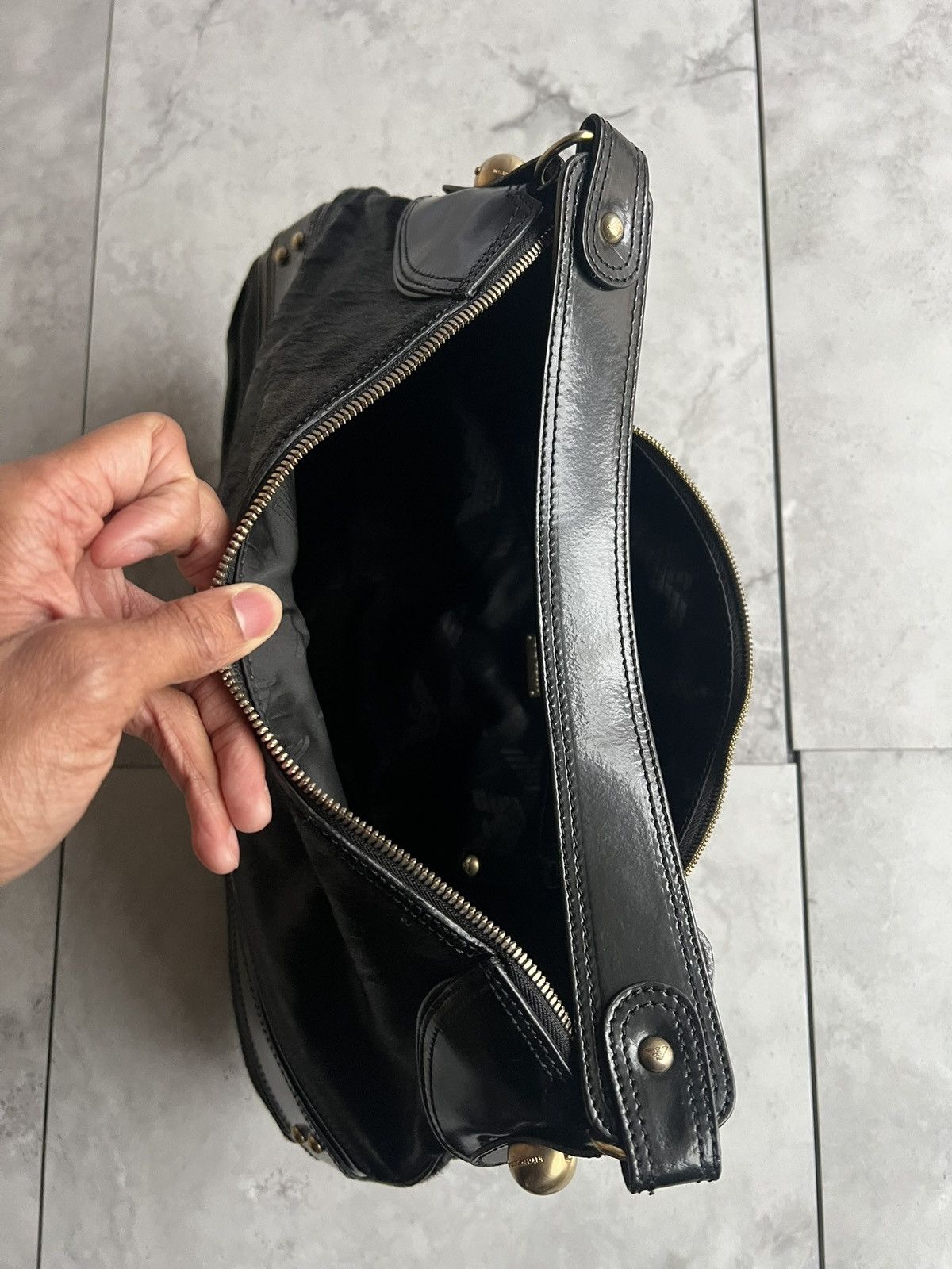 Emporio Armani Emporio Armani Calfskin Leather Handbag Size ONE SIZE - 4 Thumbnail