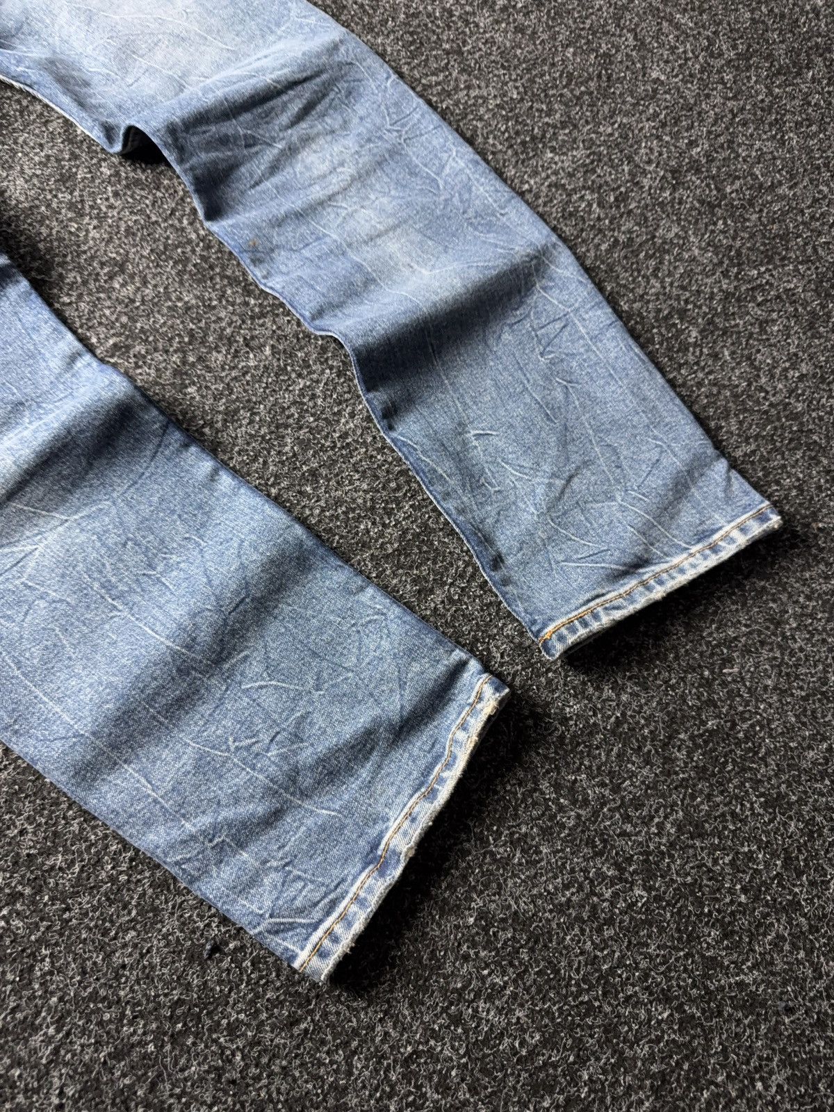 Levi's Retro Levi’s 501 Original Fit Distressed Light Wash Jeans Size US 31 - 12 Thumbnail