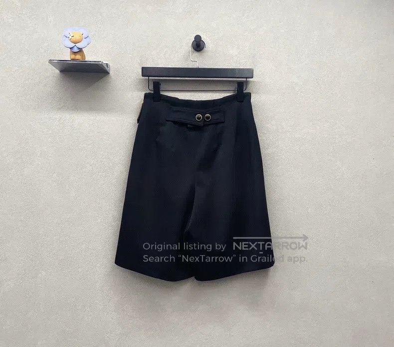 Louis Vuitton Louis Vuitton Solid pleated shorts Size 33" - 3 Thumbnail