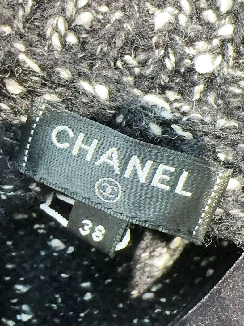 Chanel Chanel 18B black beaded collar long-sleeved knitted sweate Size XS / US 0-2 / IT 36-38 - 6 Thumbnail
