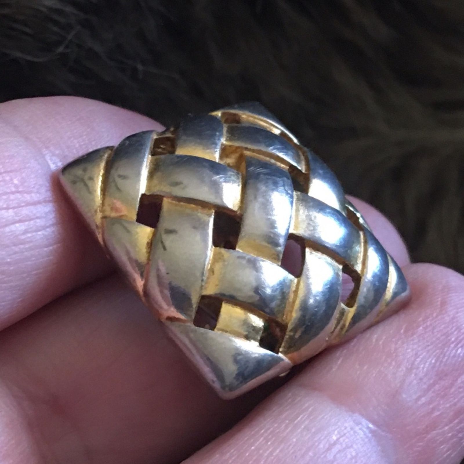 Vintage Vintage Liz Claiborne gold tone basket weave clips Size ONE SIZE - 4 Thumbnail