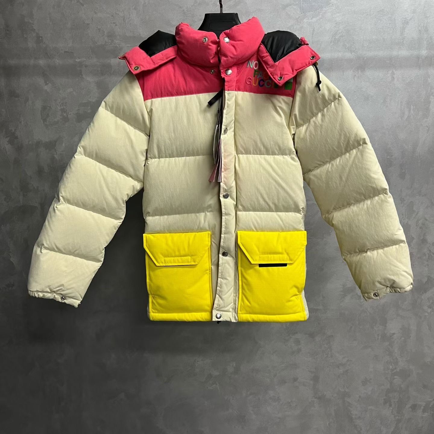 Gucci Gucci Down White Heavy Coat xxs Men Size US XXS / EU 40 - 1 Thumbnail