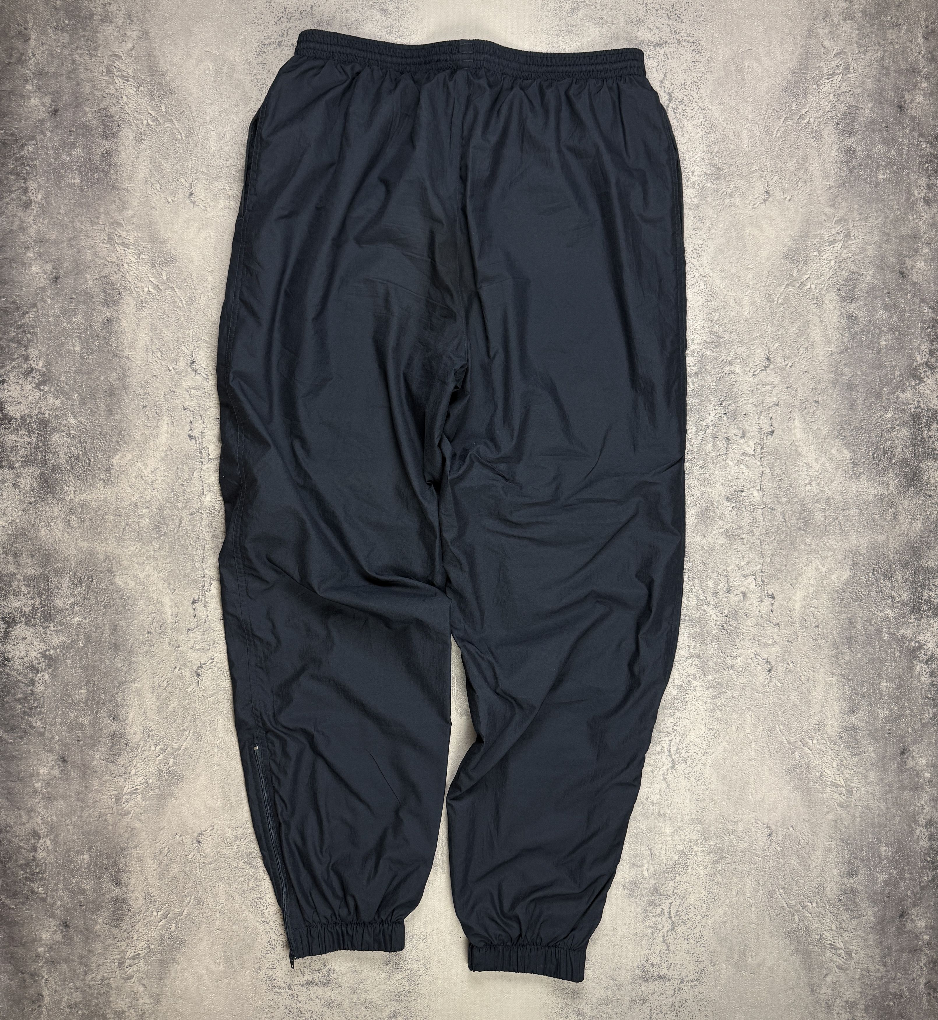 Lacoste Vintage Lacoste tracksuit,pants and jacket, men's size L Size US L / EU 52-54 / 3 - 11 Thumbnail