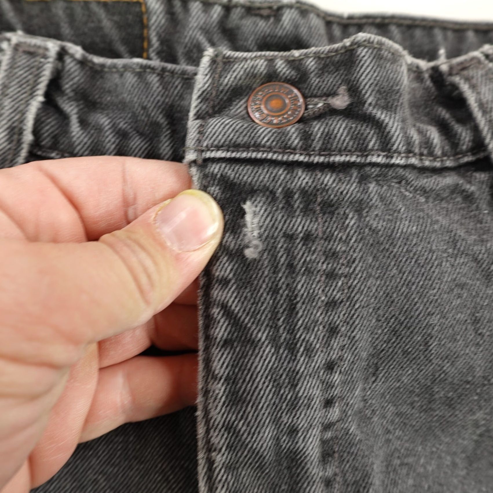 Levi's VINTAGE Levi's Jeans Mens 38x32 Gray Denim 550 Relaxed Tapered 90s 90s Levi's 500 Series Regular Mens Jeans Gray Cotton Denim Bagging 38x32 Size US 35 - 4 Thumbnail