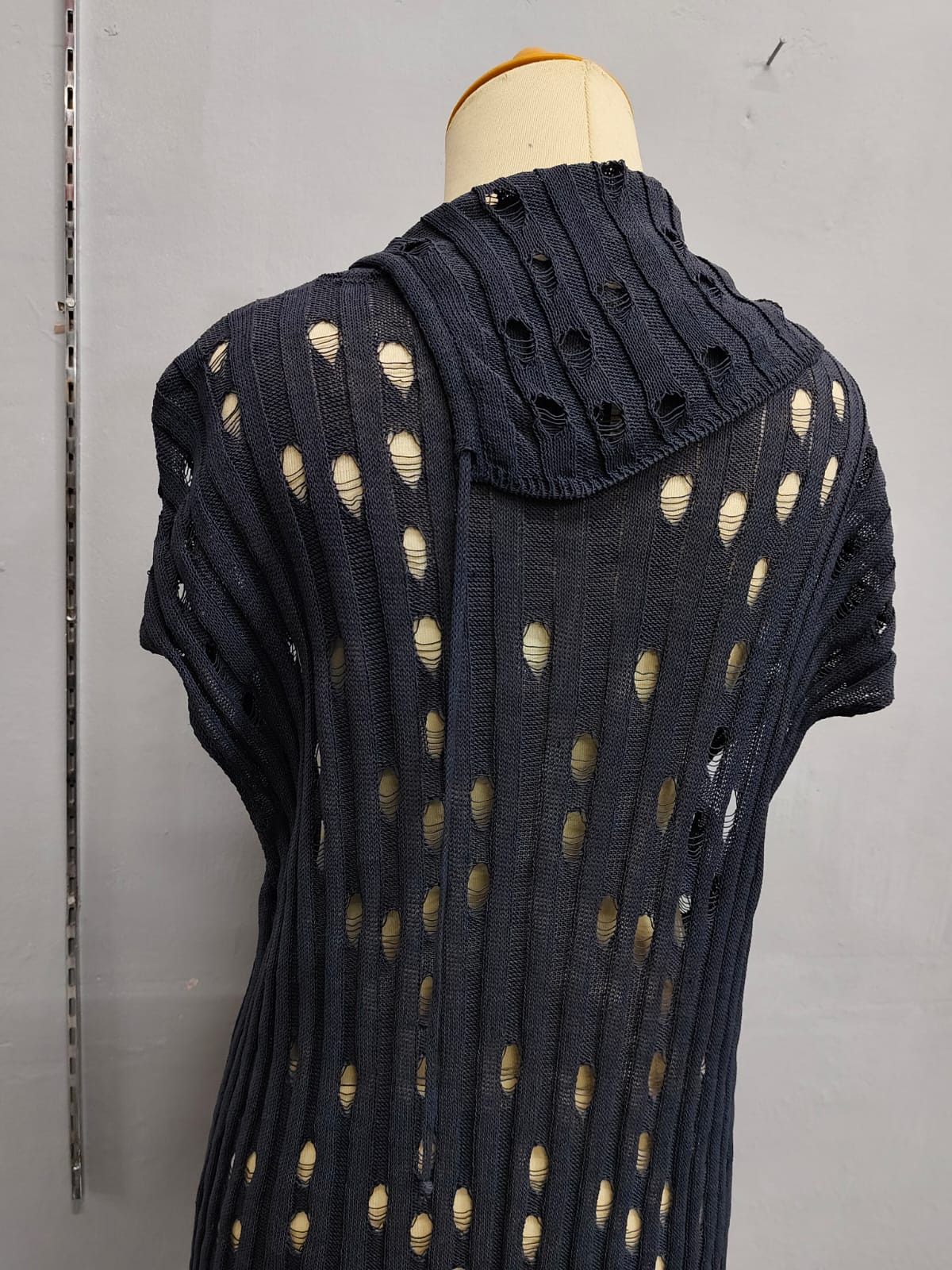 Designer × Sarah Pacini × Vintage 💥Sarah Pacini Destroyed Sleeveless Knitwear Size L / US 10 / IT 46 - 6 Thumbnail