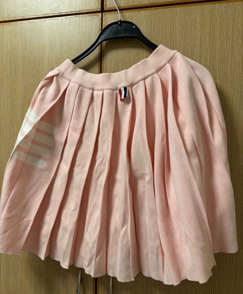 Thom Browne Thom Browne A pink knit pleated skirt Size 24" / US 00 / IT 34 - 4 Thumbnail