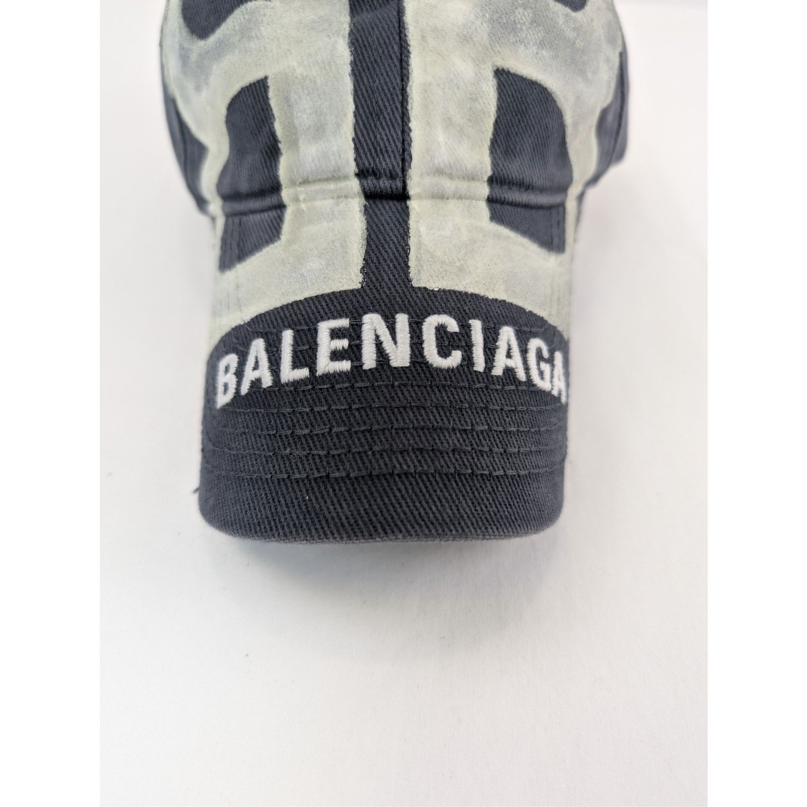 Balenciaga o1rshd1 Size: L / Cotton Drill BB Sprayed Cap / Hat in Grey Size ONE SIZE - 6 Thumbnail