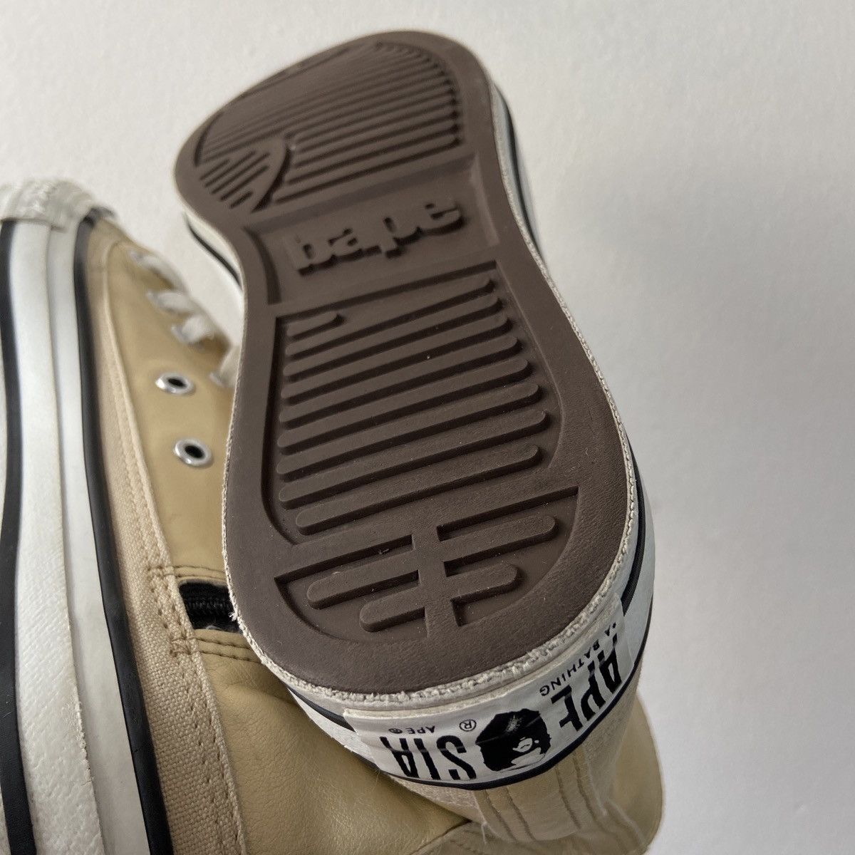 Bape Shark Apesta Hi Size US 8 / EU 41 - 16 Thumbnail