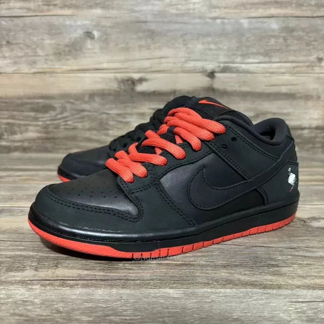 Nike SB Nike Dunk SB Low Black Pigeon Collaboration. Size US 5 / IT 35 - 1 Thumbnail