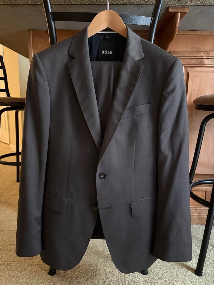 Hugo Boss Hugo Boss Brown 2-Piece Suit Size 38R - 1 Thumbnail