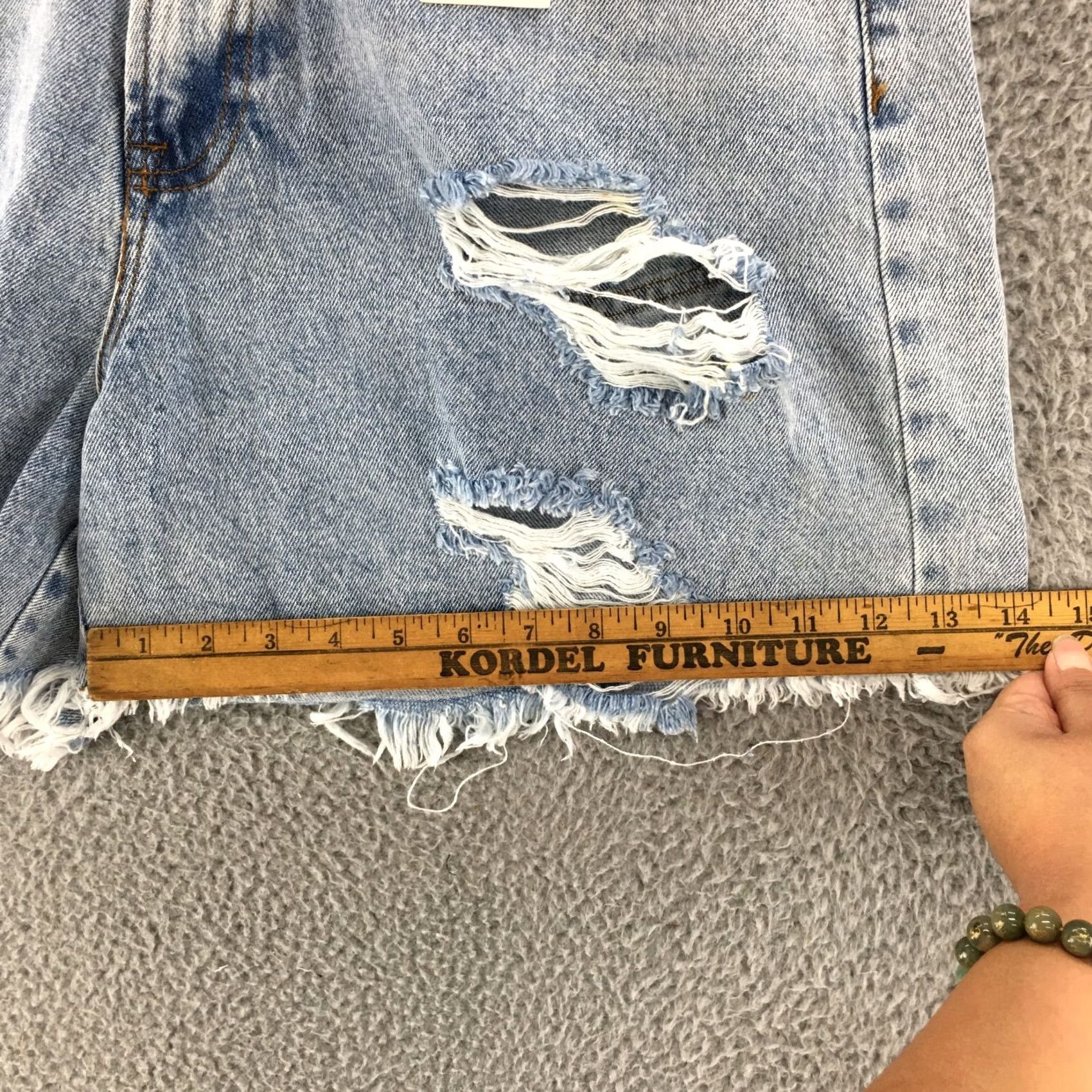Forever 21 Forever 21 High Rise Relaxed Mom Shorts Womens 12 Blue Ripped 5 Pockets NEW Size 34" / US 12 / IT 48 - 5 Thumbnail