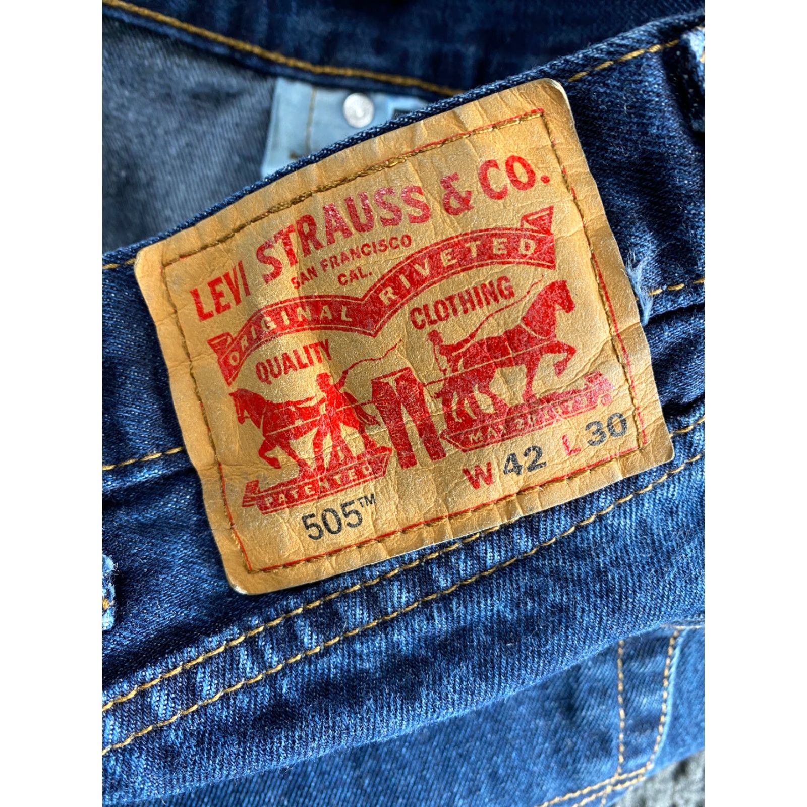 Levi's VINTAGE Levi’s 505 Denim Jeans 42 x 30 Medium Wash Mens Regular Jeans Blue 80s 90s Retro Hip Hop Rock USA Size US 42 / EU 58 - 4 Thumbnail