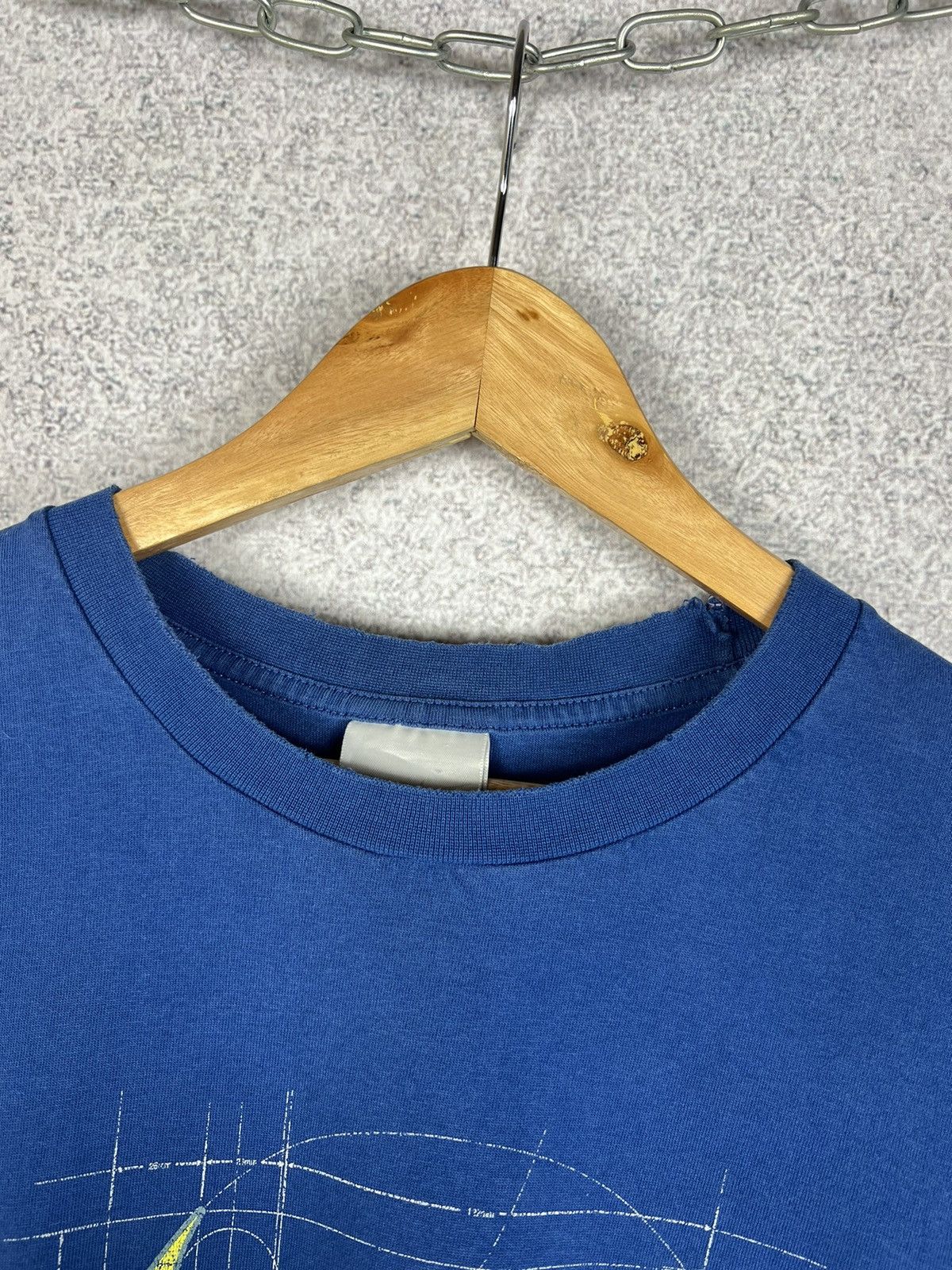 Nike Vintage Nike Big Logo Swoosh Trashed Tee Size US L / EU 52-54 / 3 - 5 Thumbnail