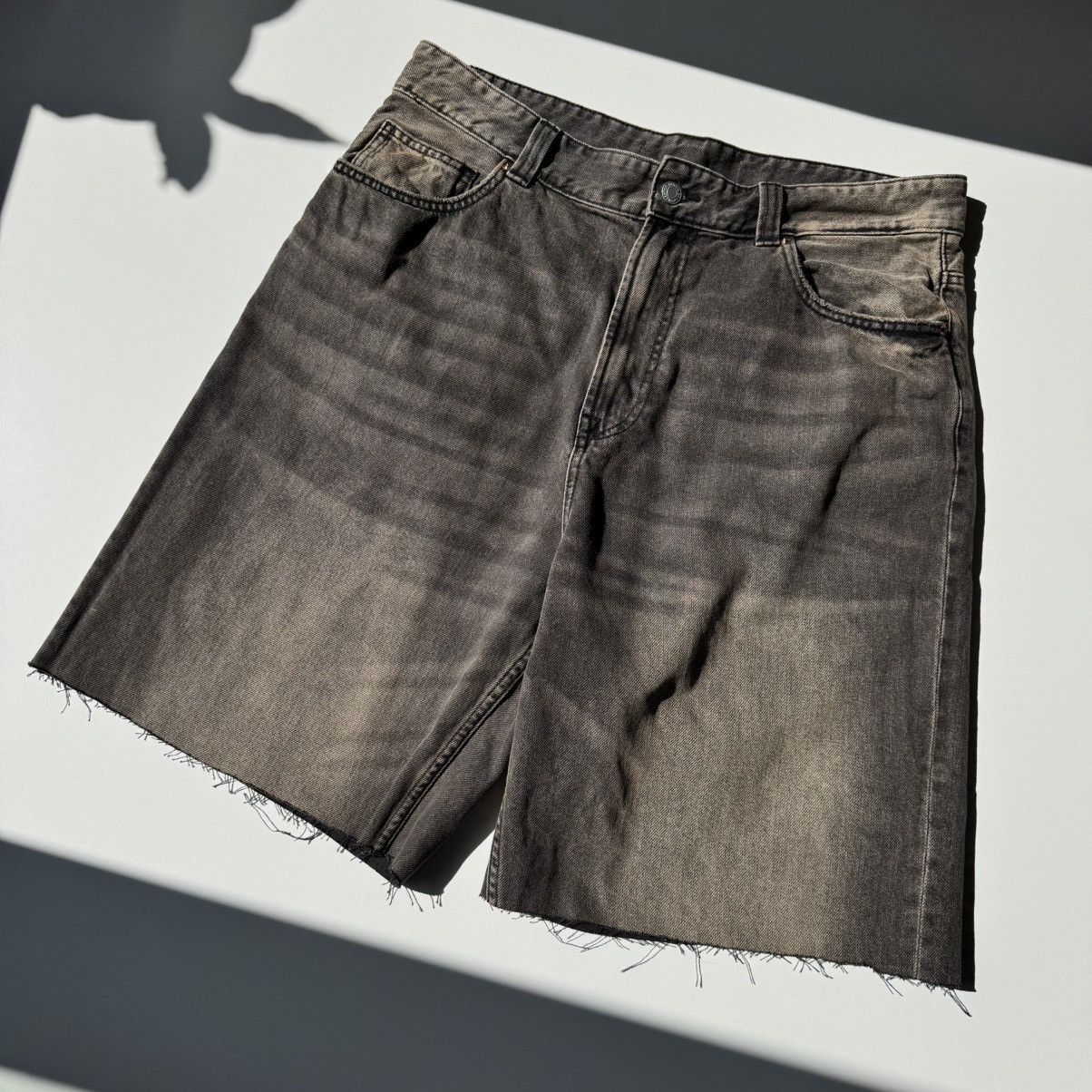 Acne Studios × Japanese Brand Washed and Faded Khaki Jorts Oversized baggy grunge Size US 35 - 3 Thumbnail