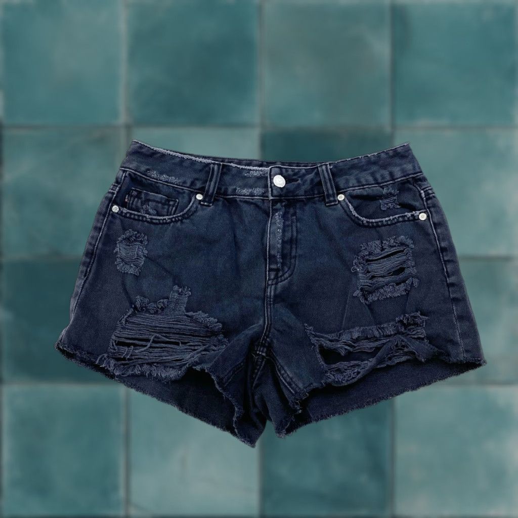 Vintage VIGOSS Shorts Women’s 26 Black The Jagger Short Distressed Denim Cut off Size 26" / US 2 / IT 38 - 1 Thumbnail