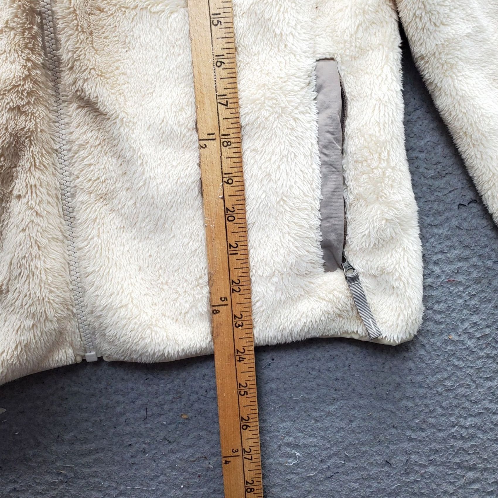 Vintage L.L. Bean Hi-Pile Fleece Jacket Womens Petite Small Tan Elbow Patch Full Zip Shirt Womens Size PS Tan Outdoor Pocket Zipper Vintage: No Size S / US 4 / IT 40 - 4 Thumbnail