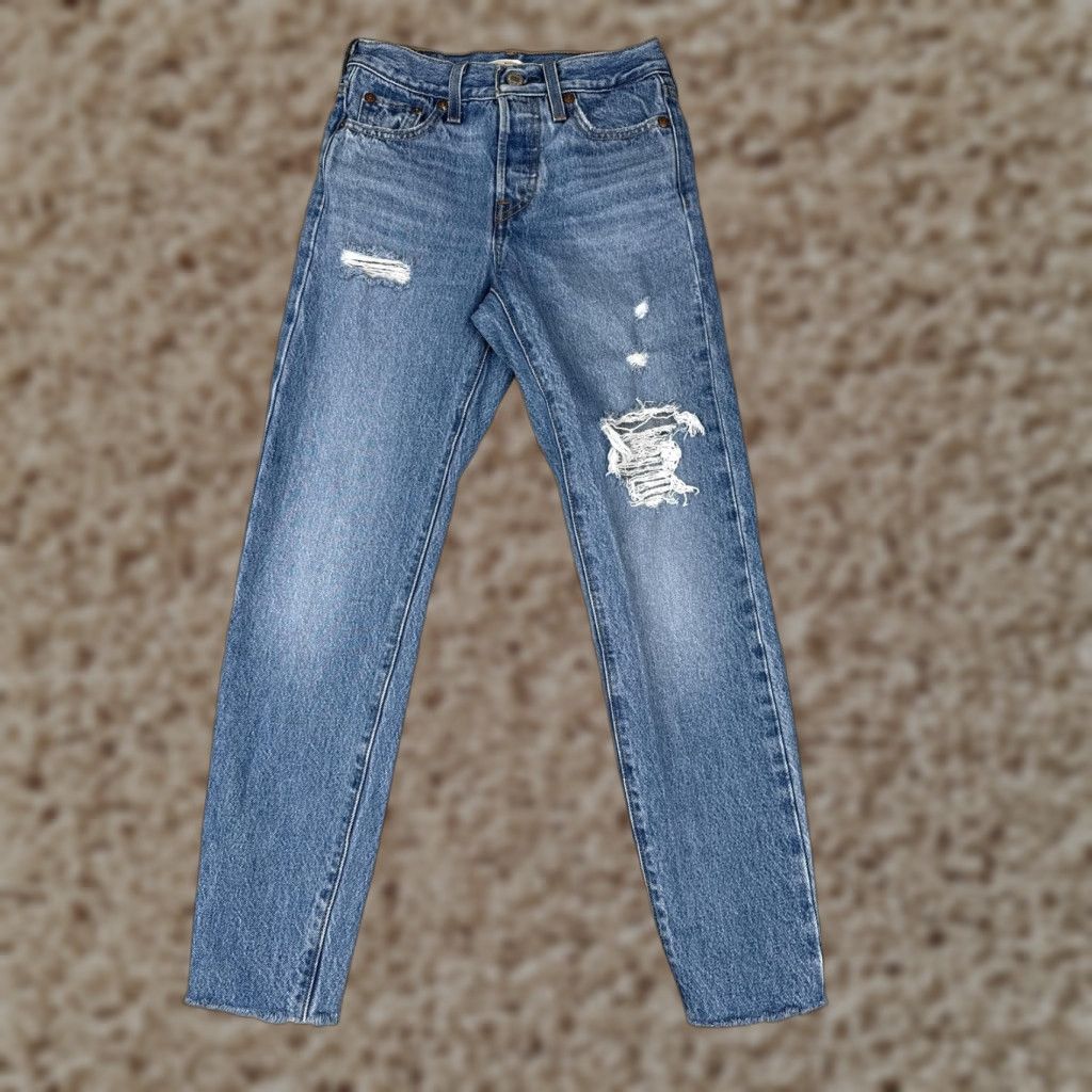 Levi's Levis Jeans Womens 23x26 Blue Denim Premium Wedgie Distressed Mid Rise Big E Size 40" / US 18 - 1 Thumbnail