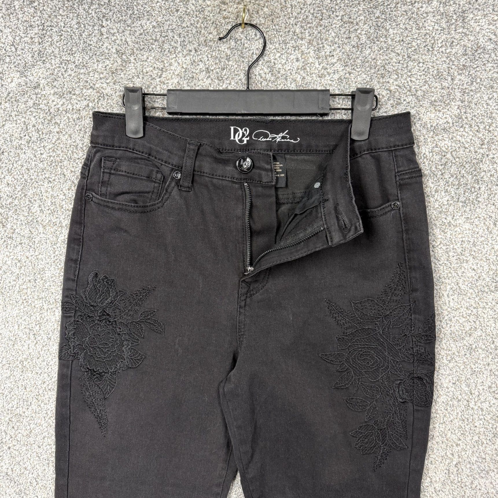 Denime DG2 by Diane Gilman Jeans Womens 8 29x29 Black Floral Embroidered Skinny Denim Jeans Size 30" / US 8 / IT 44 - 6 Thumbnail
