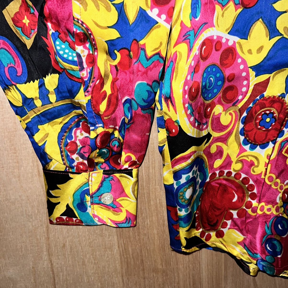 Guess × Vintage VINTAGE GUESS BY GEORGES MARCIANO SILK USA DESIGNER SHIRT Size M / US 6-8 / IT 42-44 - 4 Thumbnail