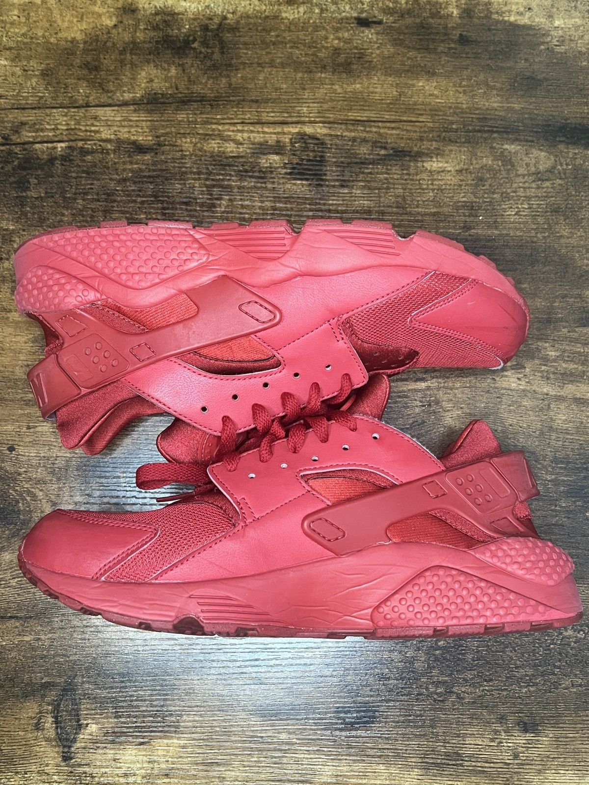 Nike Nike Air Huarache - Triple Red Size US 11 / EU 44 - 3 Thumbnail