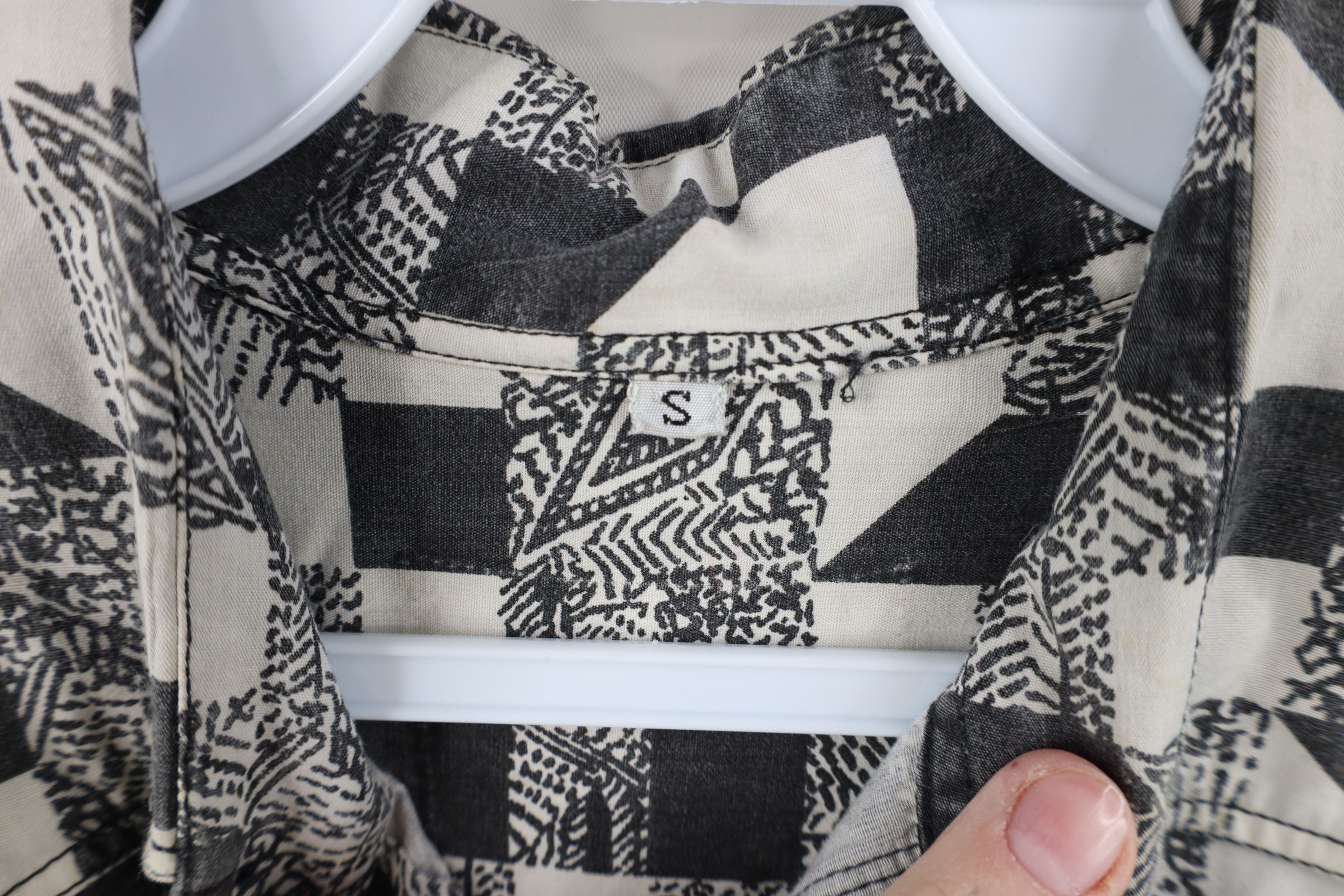 Vintage Vintage 90s Streetwear Surf Skateboard Button Shirt Size US S / EU 44-46 / 1 - 7 Thumbnail