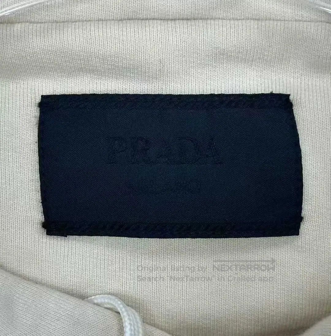 Prada prada cream triangle logo hoodie xs. Size XS / US 0-2 / IT 36-38 - 3 Thumbnail