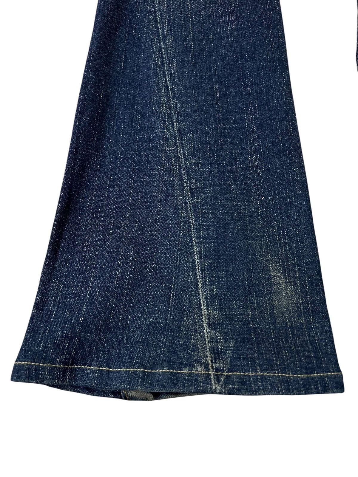 True Religion Flare Jean True Religion Twist Leg Distress Jean Size 27" / US 4 / IT 40 - 3 Thumbnail