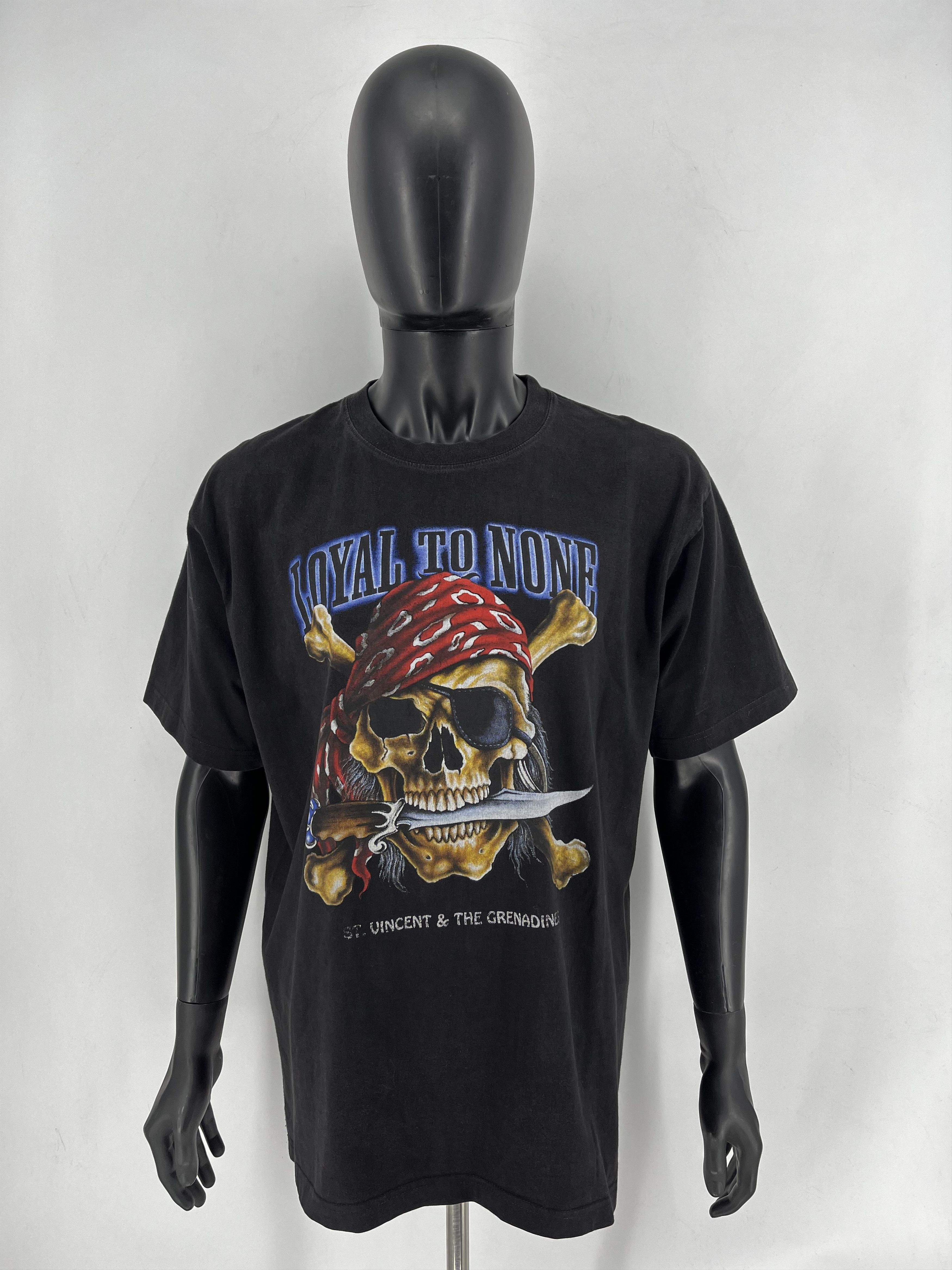 Vintage Loyal To None Pirate Crossbones Knife Graphic Shirt 2000s Size US XL / EU 56 / 4 - 2 Thumbnail