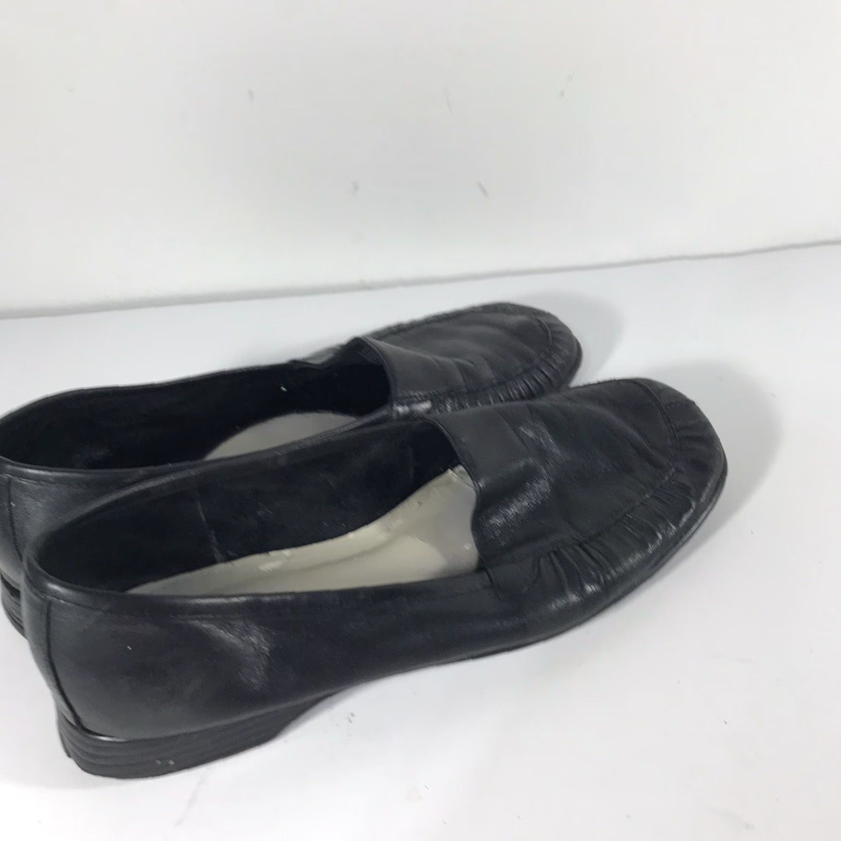Vintage Bass Women’s Leather Loafers Size 6.5M Black Slip-On Comfort Casual Dress Shoes Size US 6.5 / IT 36.5 - 4 Thumbnail