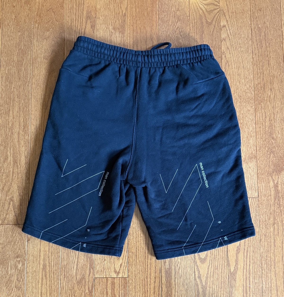 Off-White Off White Sweatshorts Size US 31 - 1 Thumbnail