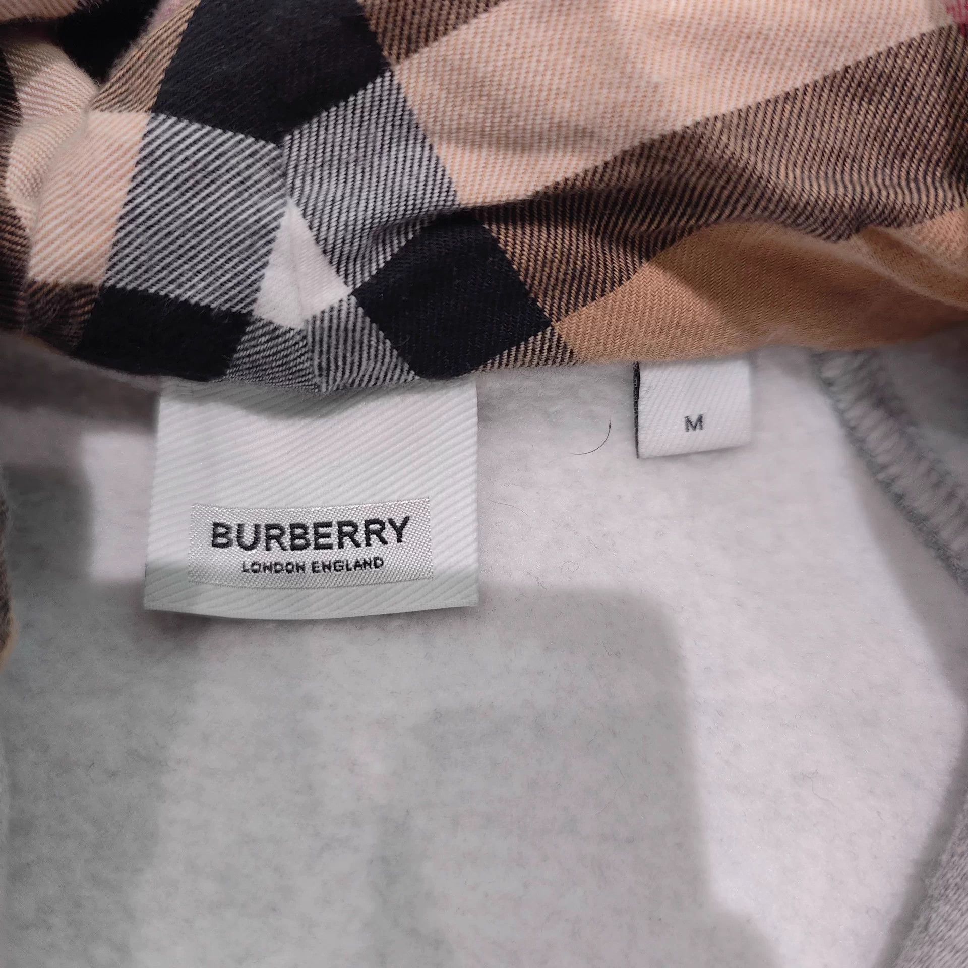 Burberry Burberry like new zip jacket M unisex Size M / US 6-8 / IT 42-44 - 3 Thumbnail