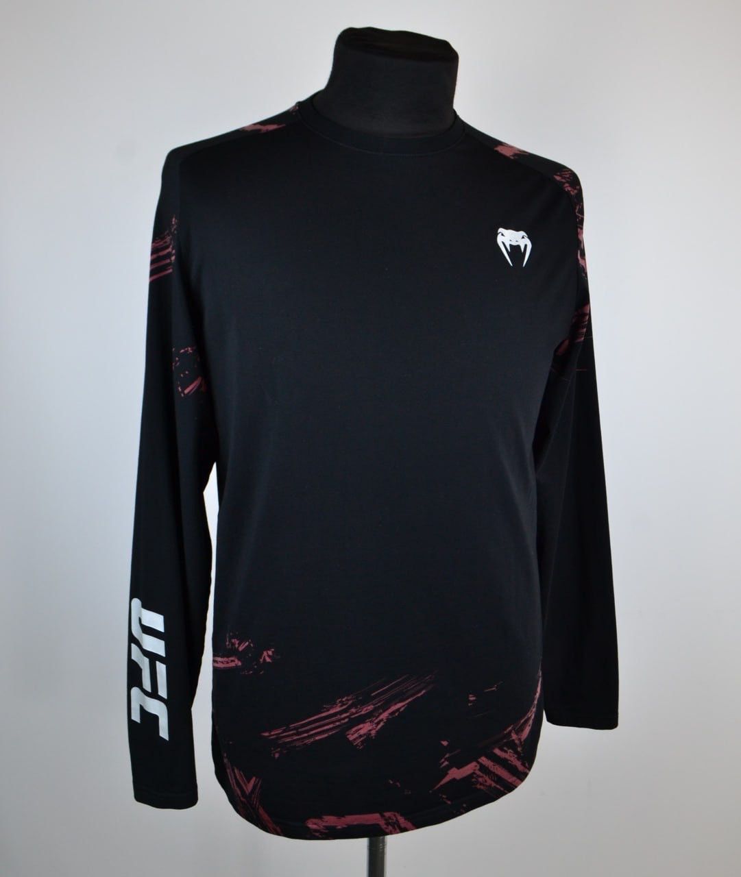 UFC Venum UFC Authentic Fight Week Long Sleeve T-Shirt Size L Size US L / EU 52-54 / 3 - 1 Thumbnail