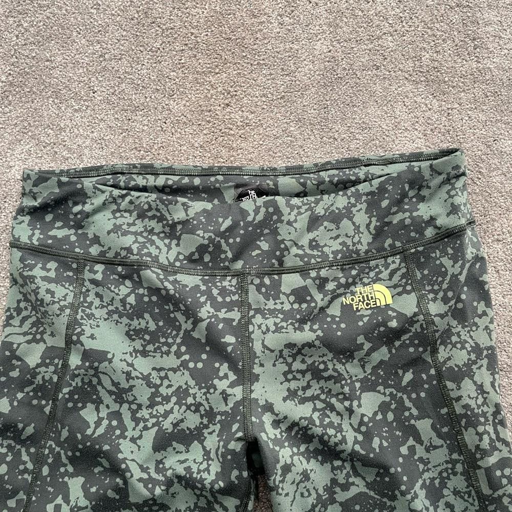 The North Face The North Face Leggings Capris Yoga Pants Camouflage Women's Size 36" / US 14 / IT 50 - 3 Thumbnail