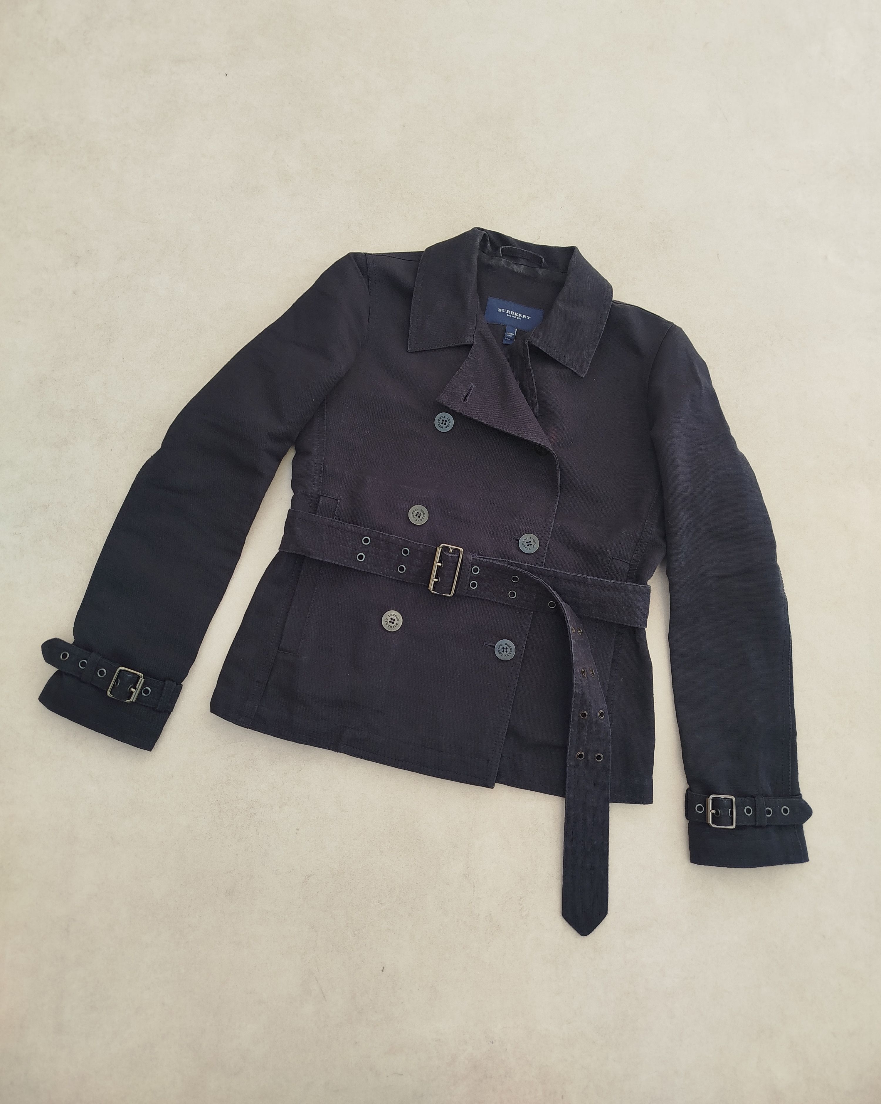Burberry Burberry London double breasted belted jacket Size M / US 6-8 / IT 42-44 - 1 Thumbnail