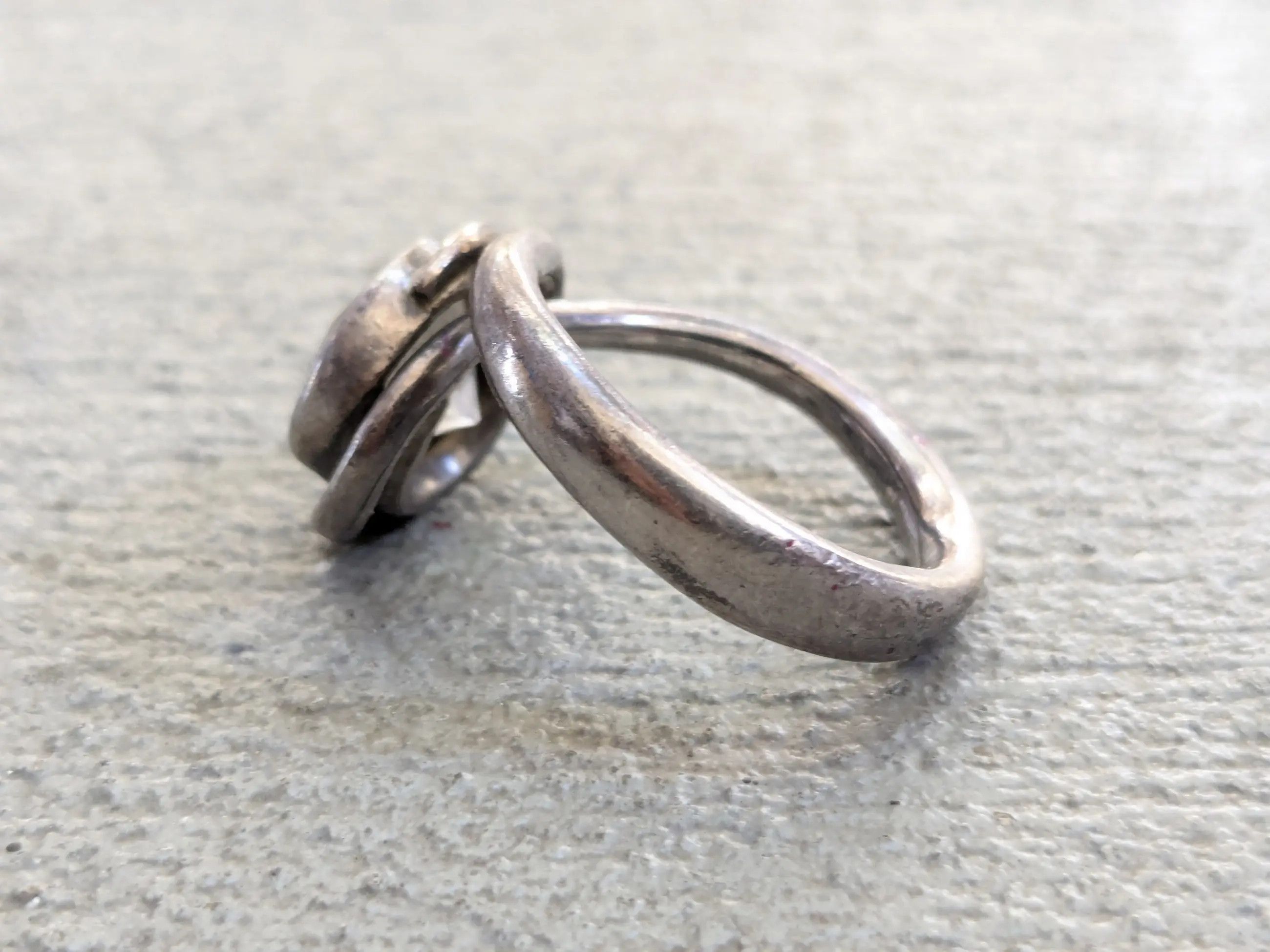 Jewelry Vintage Sterling Silver Ring 11 Glass Round Asymmetrical Size ONE SIZE - 8 Thumbnail