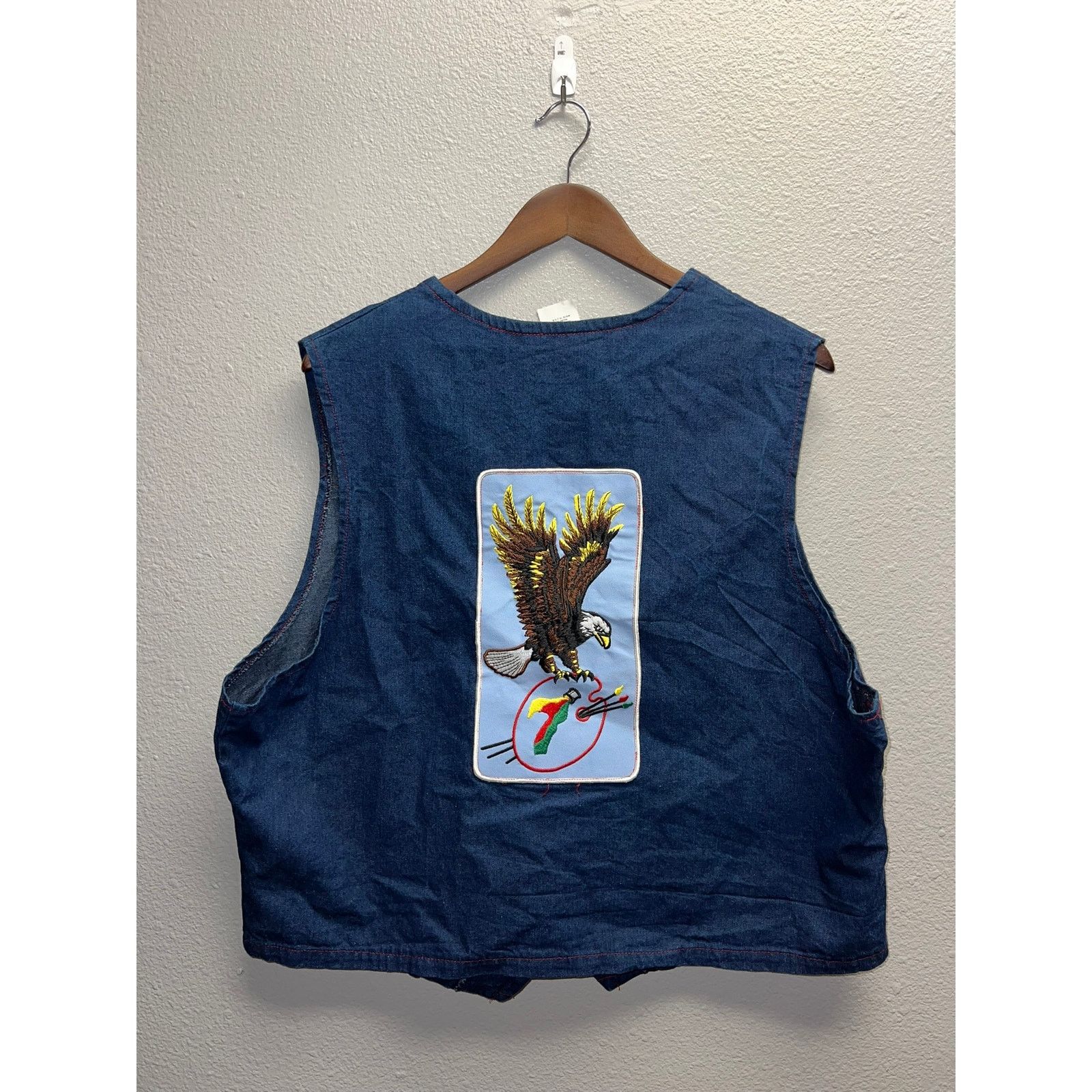 Vintage Vintage Denim Vest Sleeveless Jacket Bald Eagle Art 80s L Size US L / EU 52-54 / 3 - 1 Thumbnail